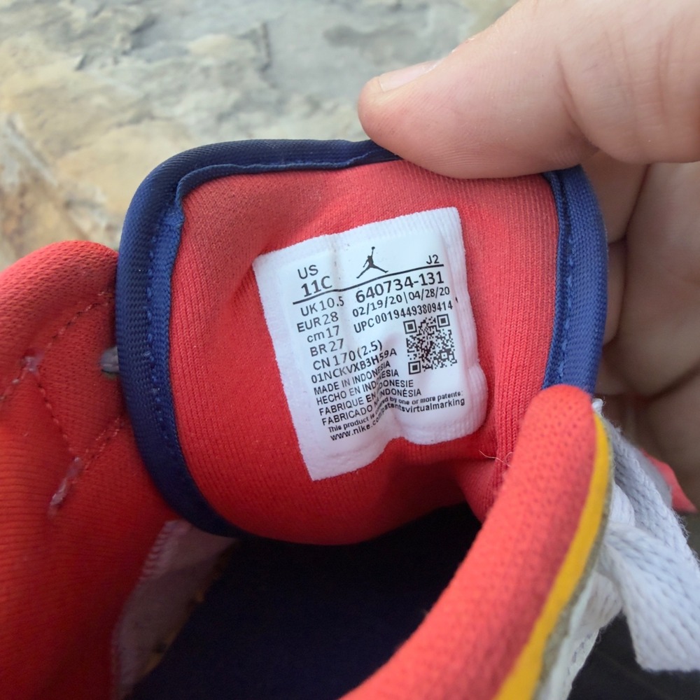 Nike Air Jordan 1 Mid Toddler Sneakers Size 11c PS Laser Orange 23 640734-131 - Picture 8 of 8
